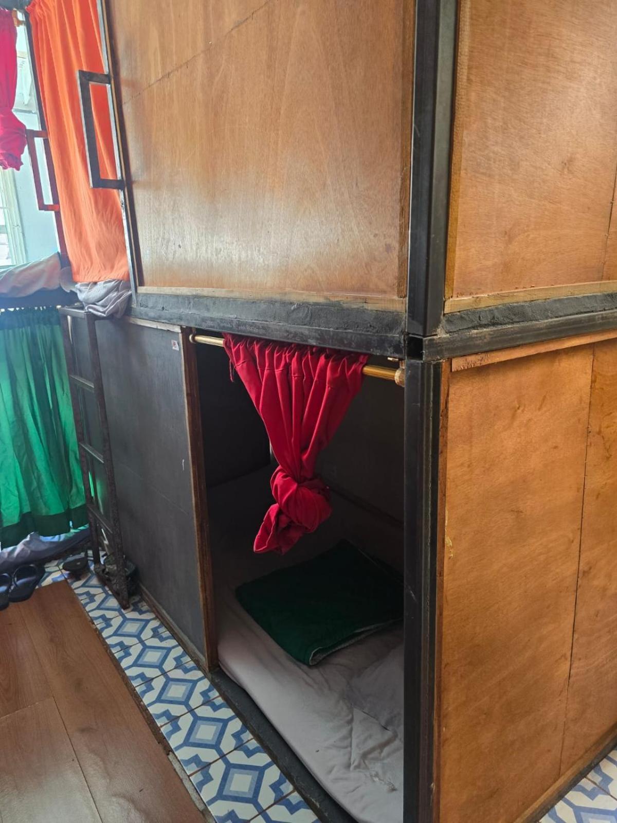 Portelli Hostal Zona G- Para Extranjeros Богота Екстериор снимка